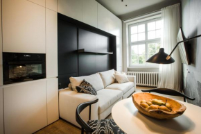 Luxury studio with a park view